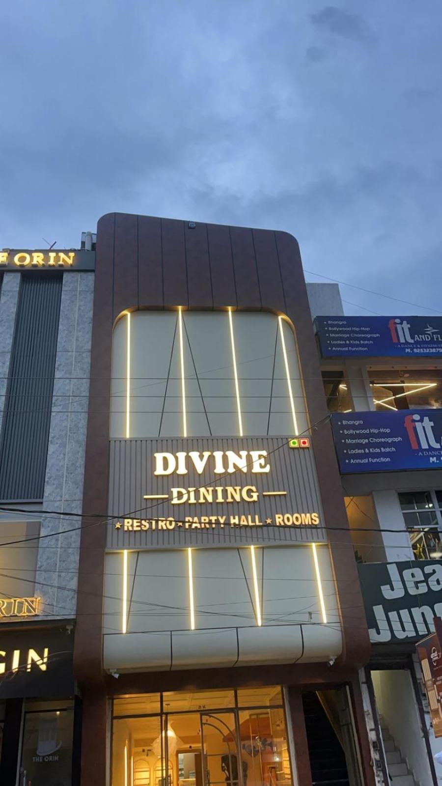 Divine Hotel Karnāl Exteriér fotografie